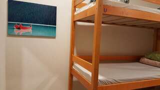 Хостелы Martas Street Hostel Рига Спальное место в общем номере для мужчин и женщин с 12 кроватями-8